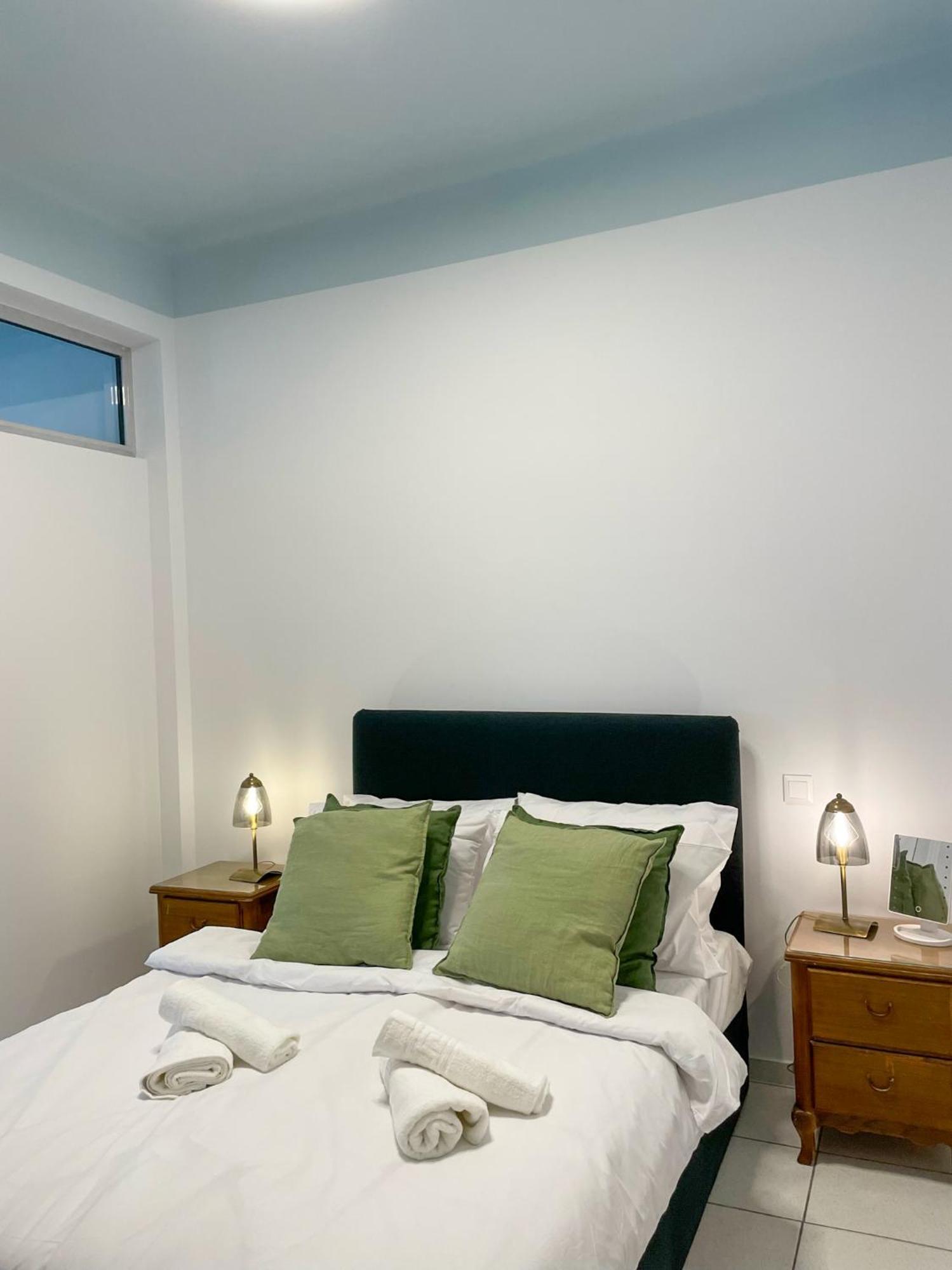 Apartment Near Metro + Port พีเรียส ภายนอก รูปภาพ