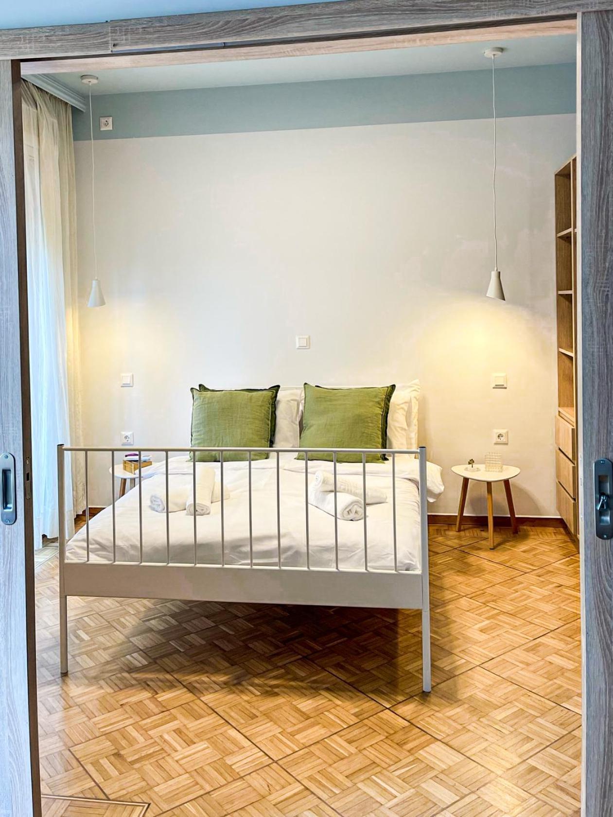 Apartment Near Metro + Port พีเรียส ภายนอก รูปภาพ